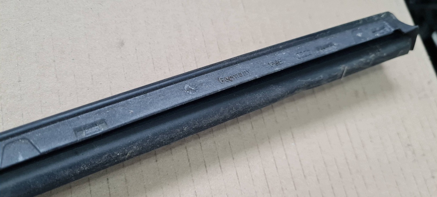 A5 8T LIFT S5 moulding cap windows CZOLOWEJ right front 8T0854328A