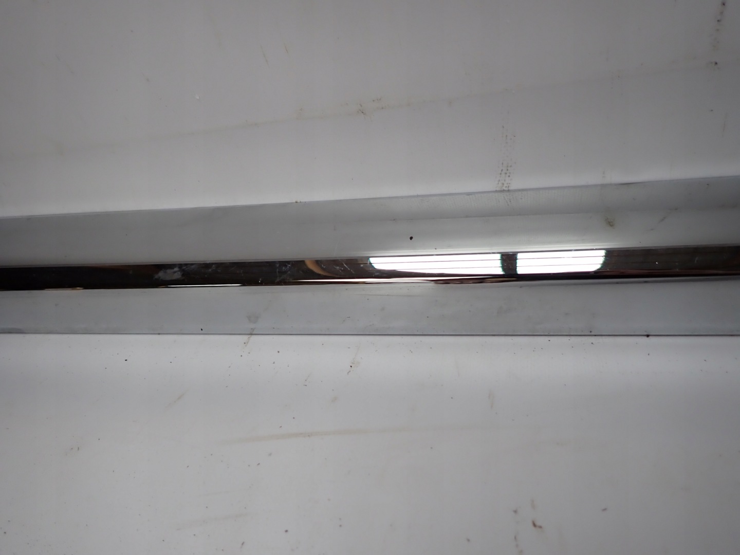 NISSAN LEAF II 17- moulding door left CHROM