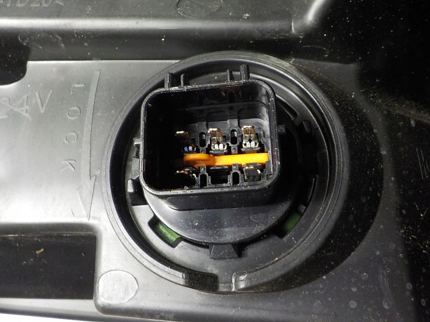 HYUNDAI BAYON light left front LED DRL