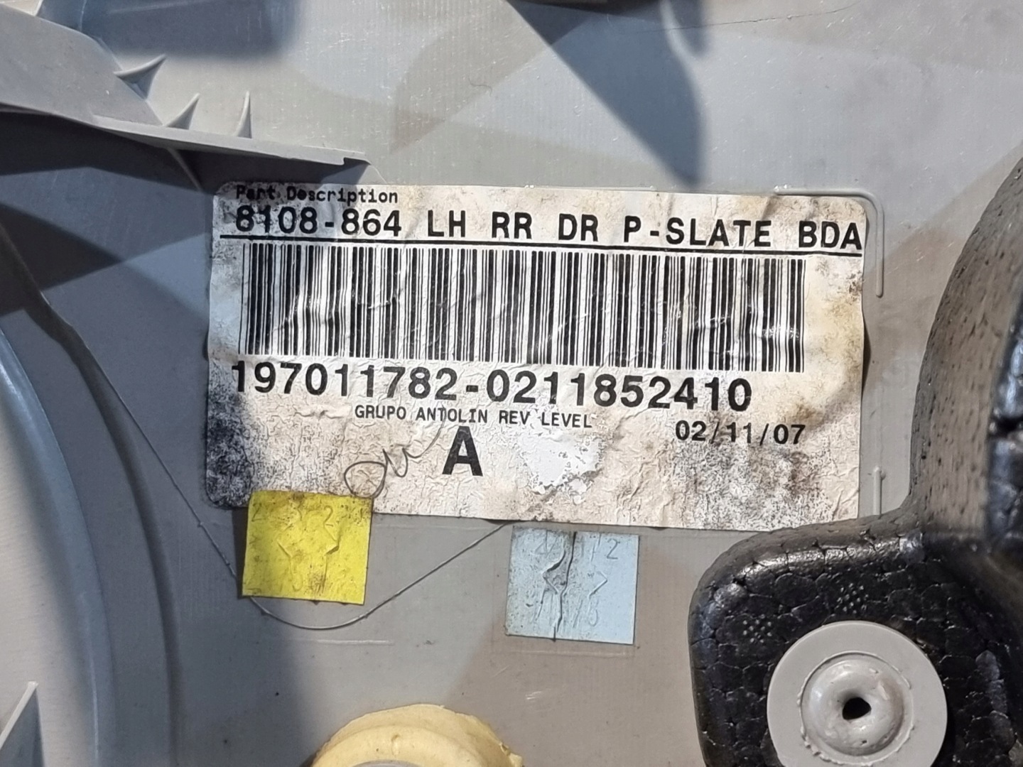 side door left rear part DODGE CALIBER 07r