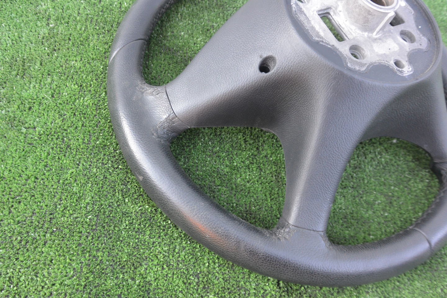 MERCEDES W204 C-class steering wheel, black leather very good condition