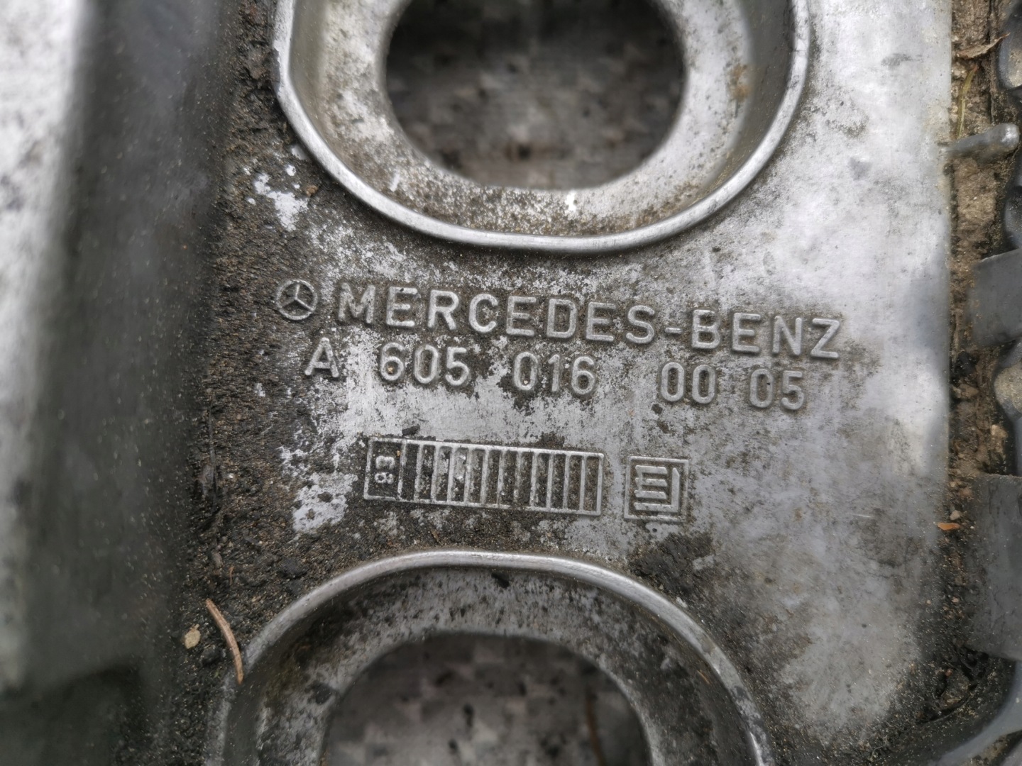 mercedes w124 Blende Abdeckung der Ventile 2,5d om605 6050160005