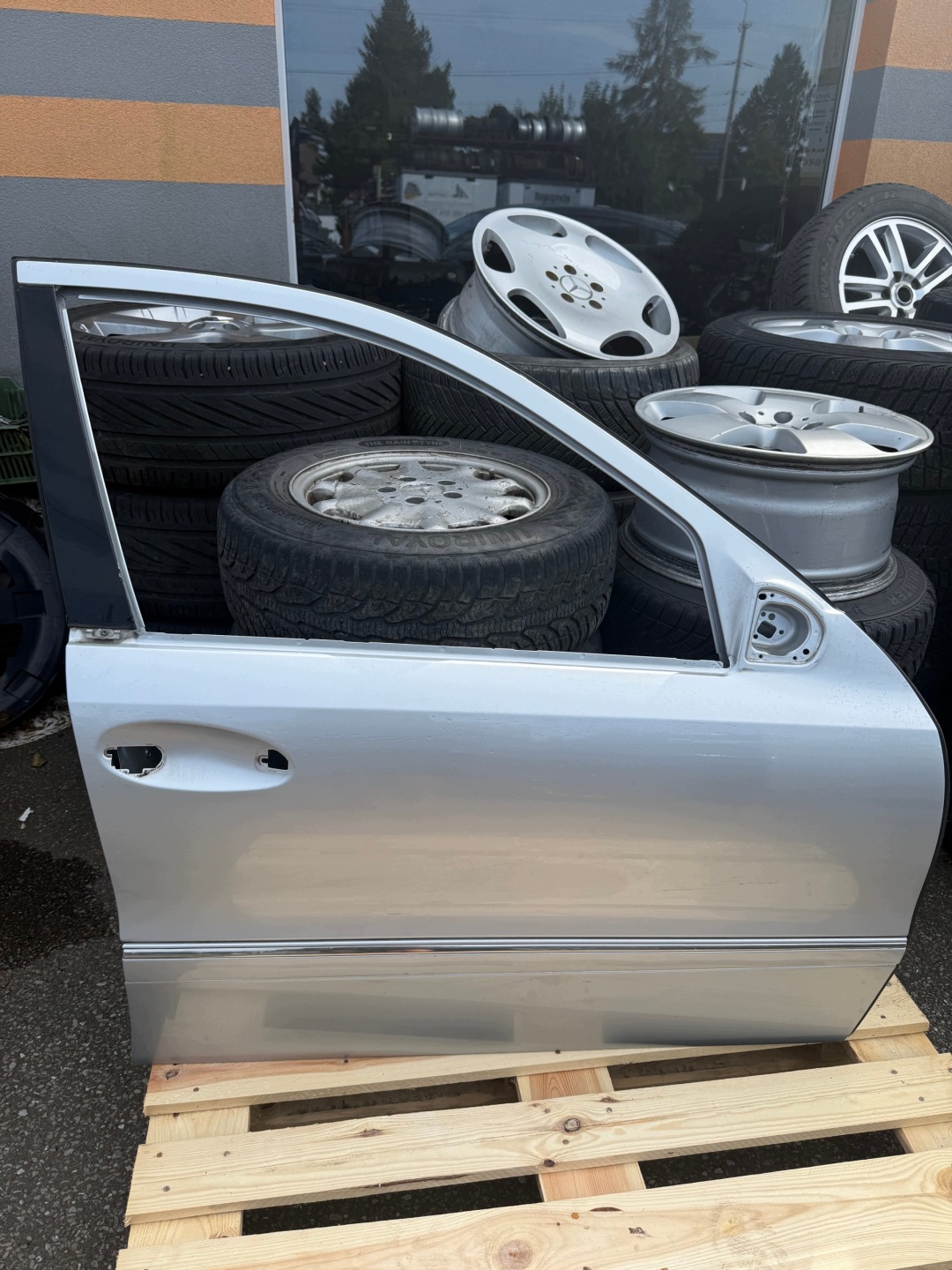 door right front front MERCEDES w211 OE 775 original