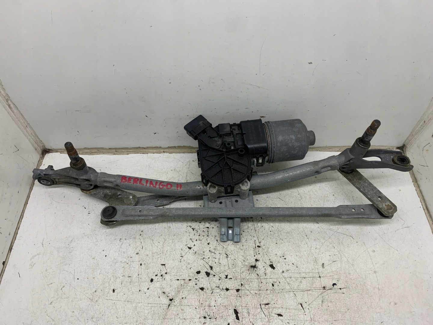 wiper mechanism front 9682861480 BERLINGO II PARTNER II 08-18