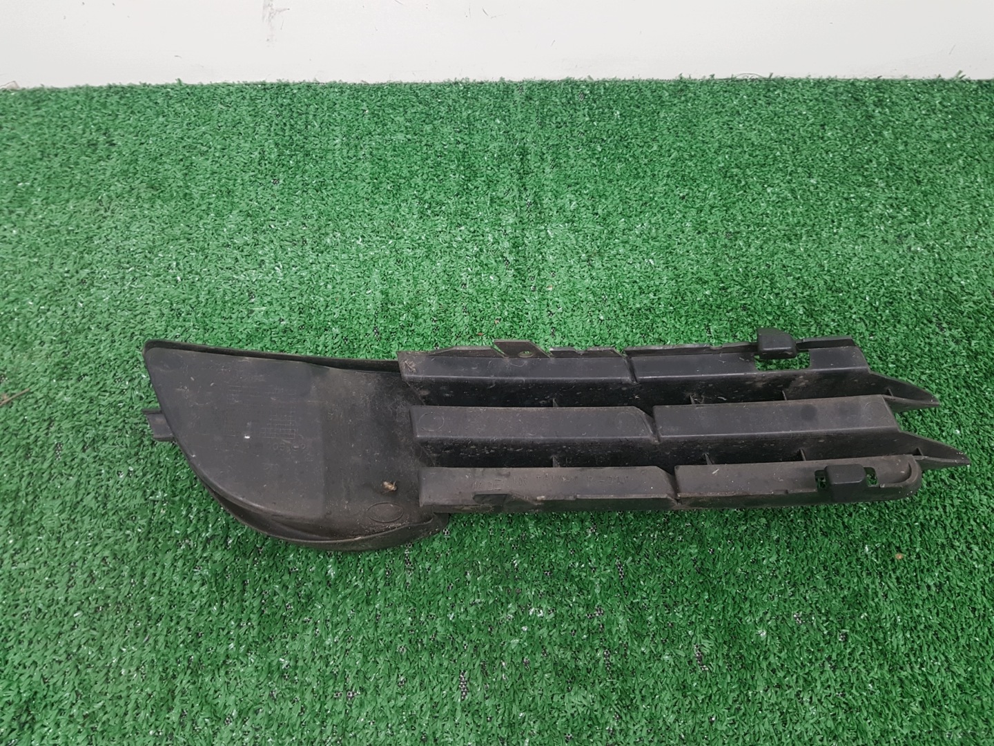grid of a bumper left AUDI A3 8P