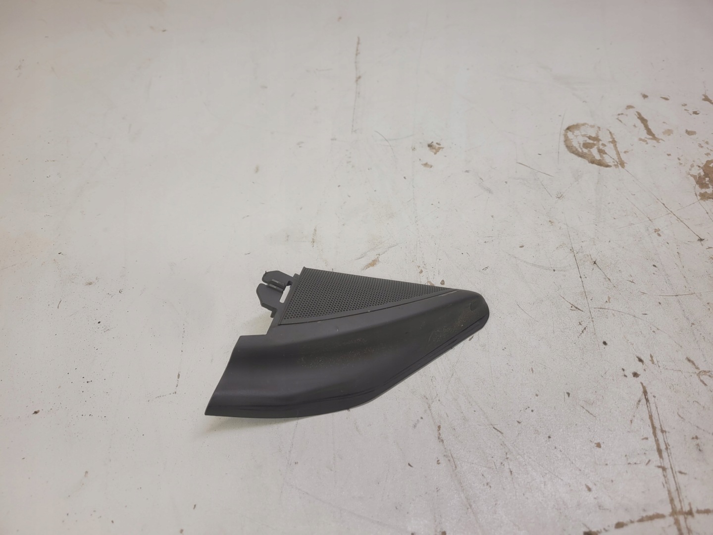 covering door AUDI A4 B6 CABRIO left 8H0868647