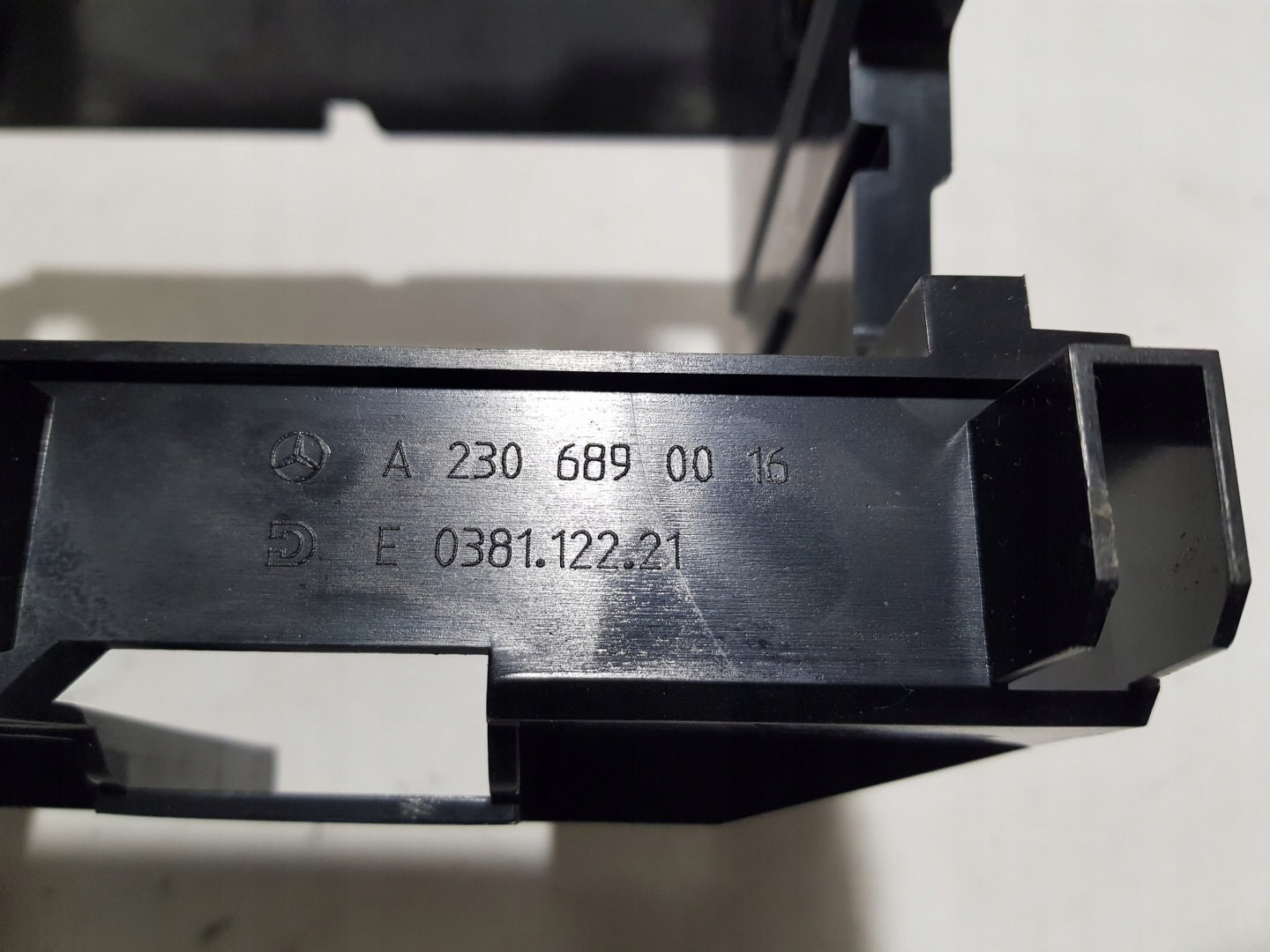 holder bracket support guard RADIA frame navigation devices MERCEDES SL R230 W230