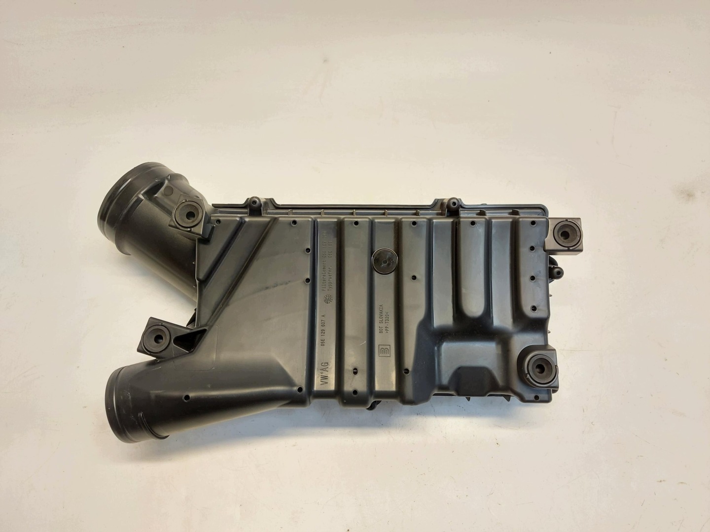 VW Passat R B9 3J0 2025r Gehäuse filter luft 1.5 e-tsi 05e129607a