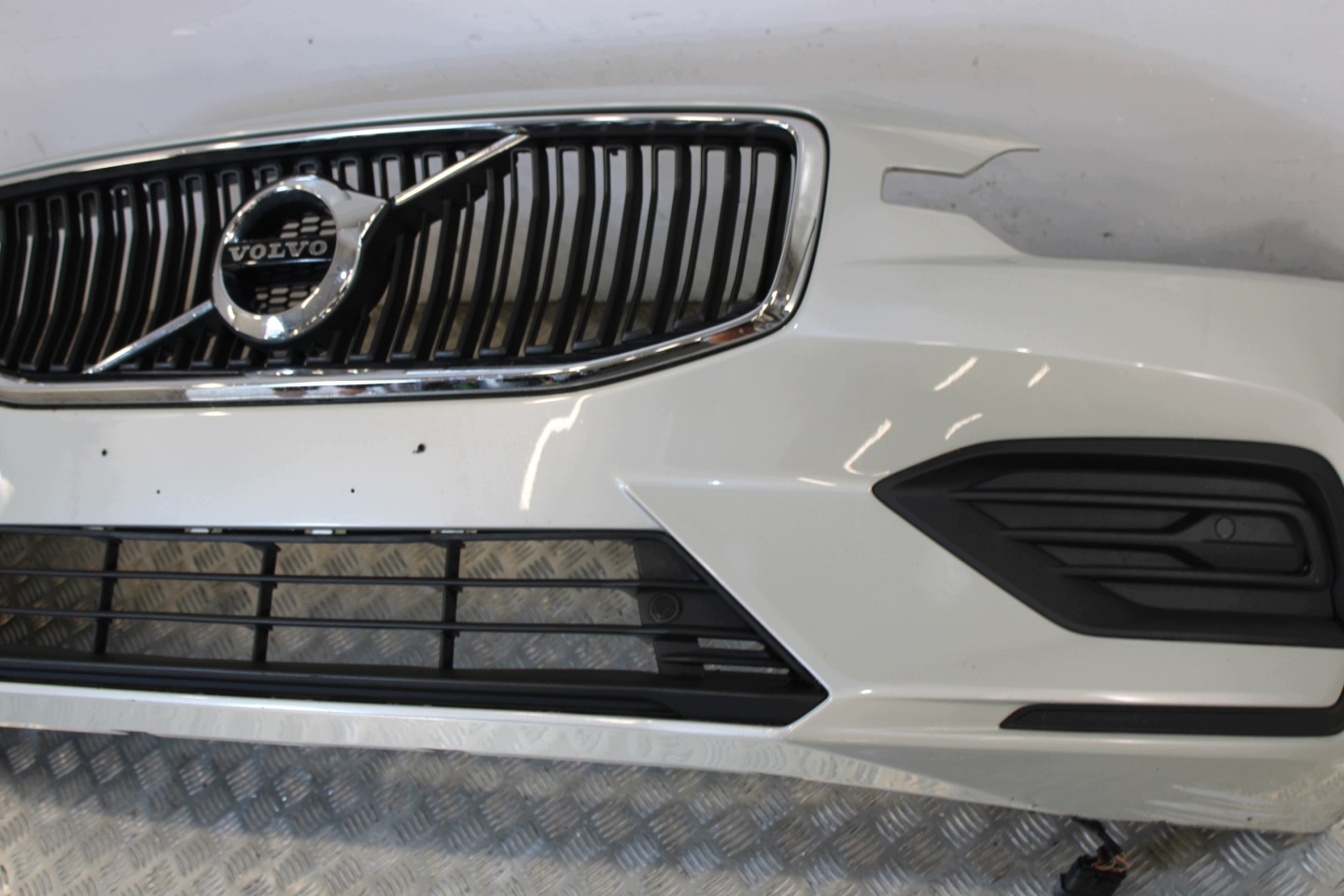 bumper front front 4X PDC VOLVO S60 V60 III 3 KOMBI 2.0D