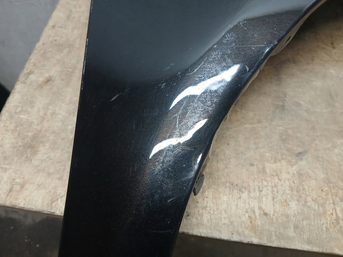 fender front right TOYOTA AVENSIS T27