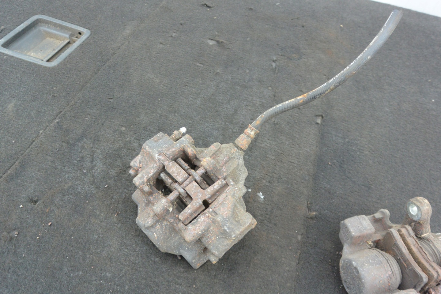 caliper brake right left front KPL MERCEDES W203 W209