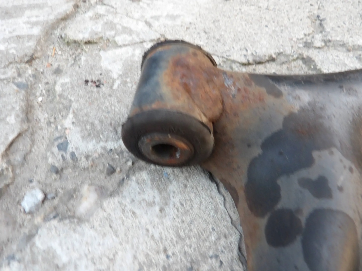 FORD FIESTA MK7 2013 LIFT 1.6 TDCI arm front right