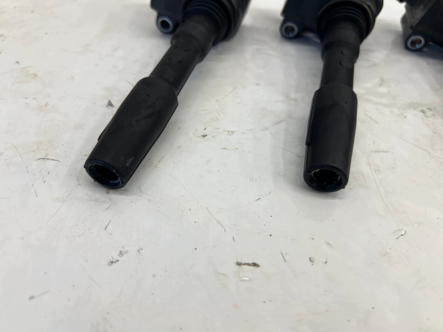 AUDI A4 B9 2.0 TFSI coil ignition 4SZT 06H905110L