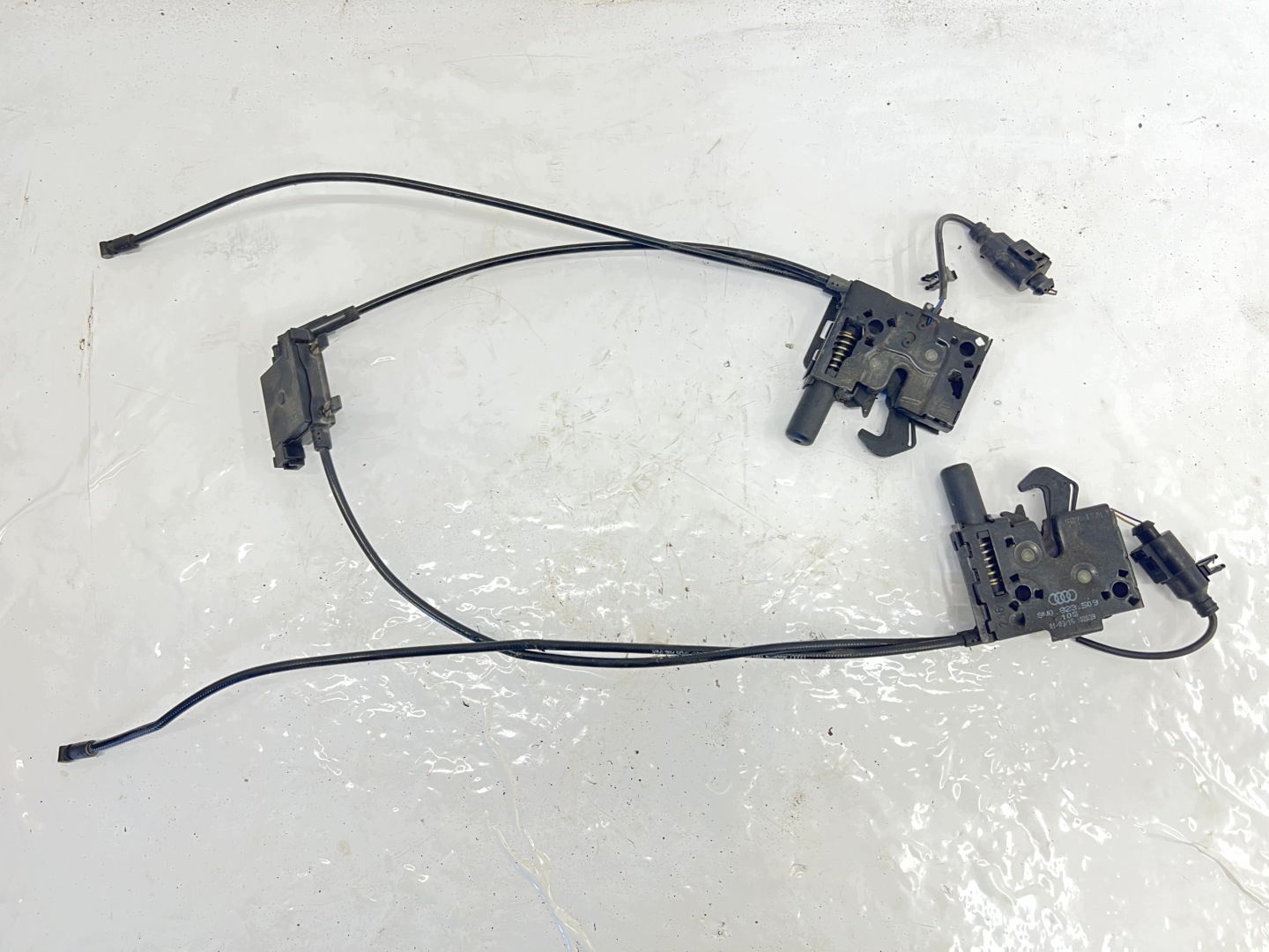 ZAMKI Câble du capot AUDI A4 B9 8W0823509 KOMPLET