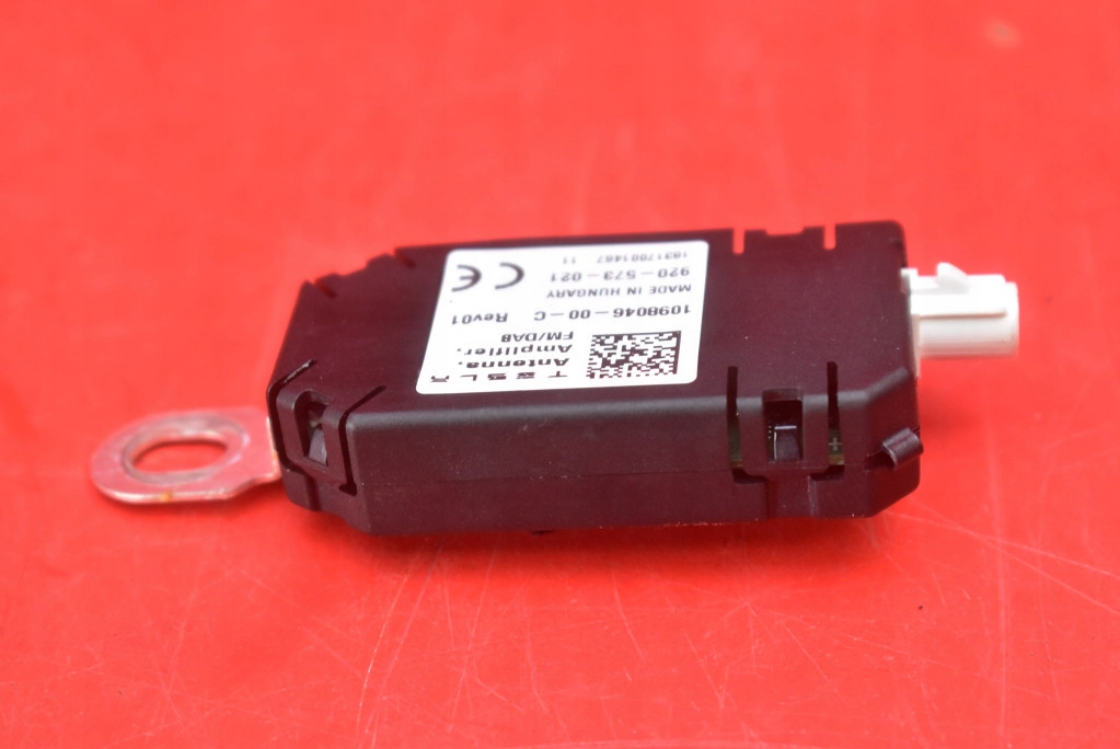 amplifier ANTENY 1098046-00-C TESLA MODEL 3 17-21