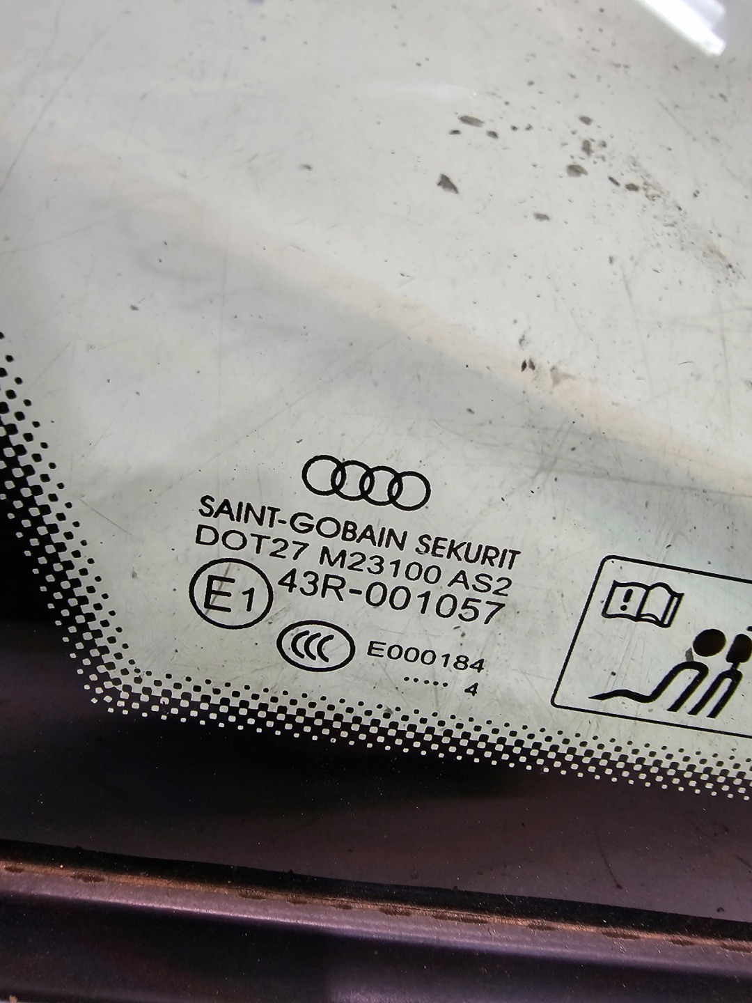 window bodywork left rear part AUDI A3 8V4 2014 R below LISTWE chrome