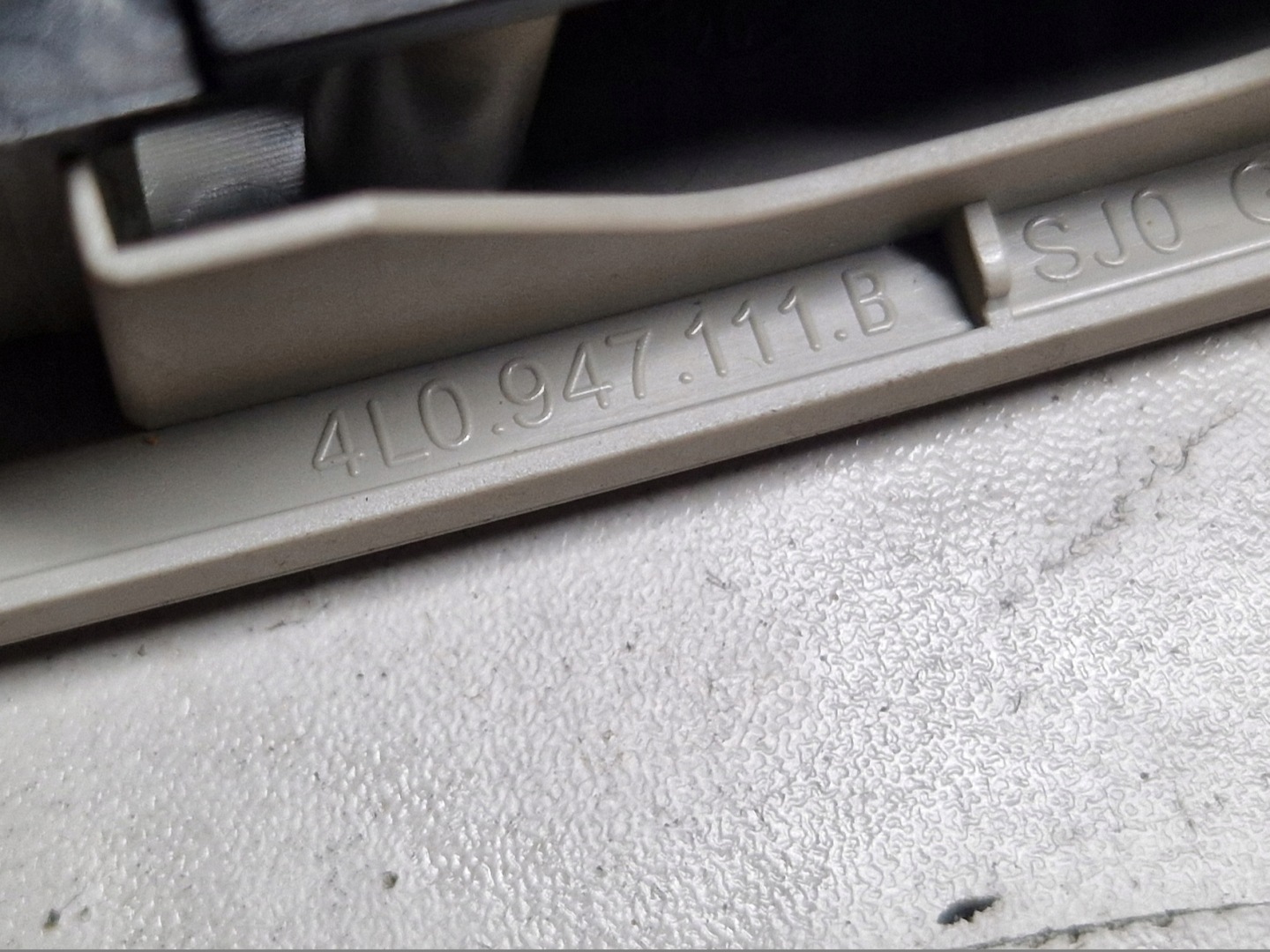 AUDI A6 C6 A6C6 feu de toit éclairage 4L0947111B
