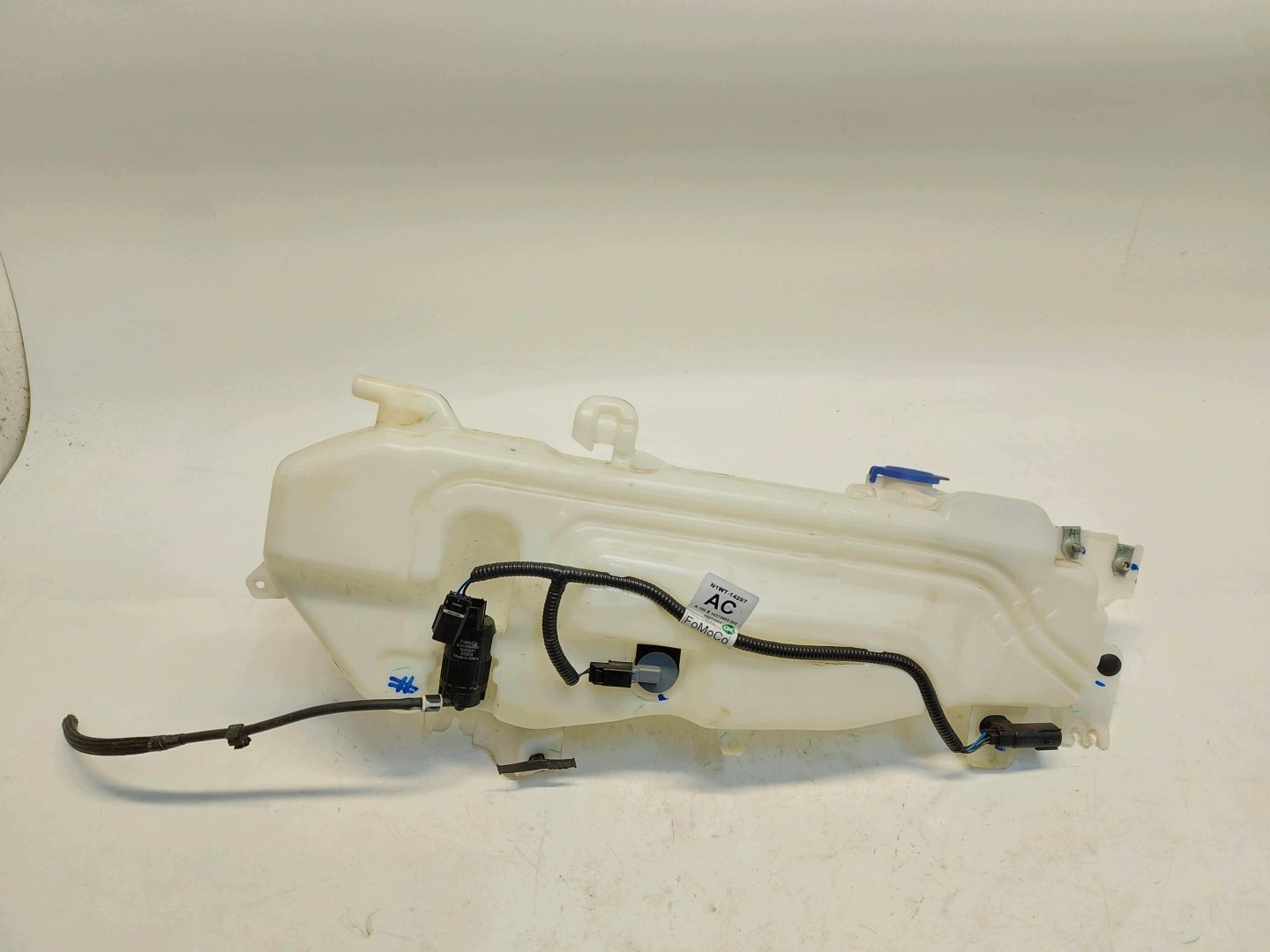 Ford Ranger VI 6 XLT 2023r tank washers pump