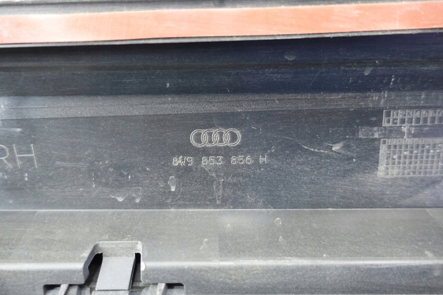 moulding cap threshold right AUDI A4 B9 LIFT KOMB