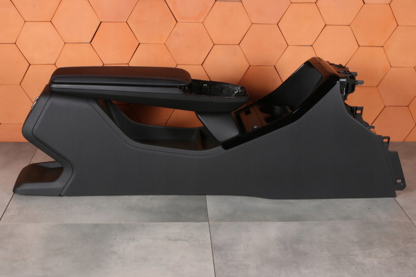 BMW 2 U06 X1 U11 TUNEL central armrest black blue NIC 5A2E049