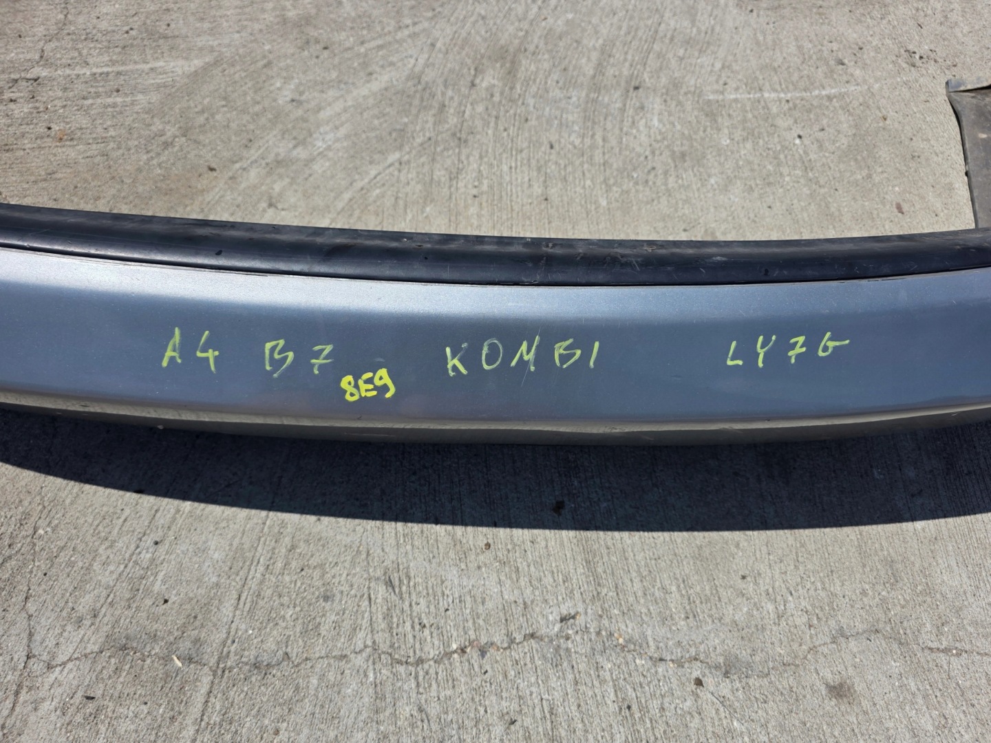 bumper rear part AUDI A4 B7 LY7G without PDC AVANT KOMBI original !!!
