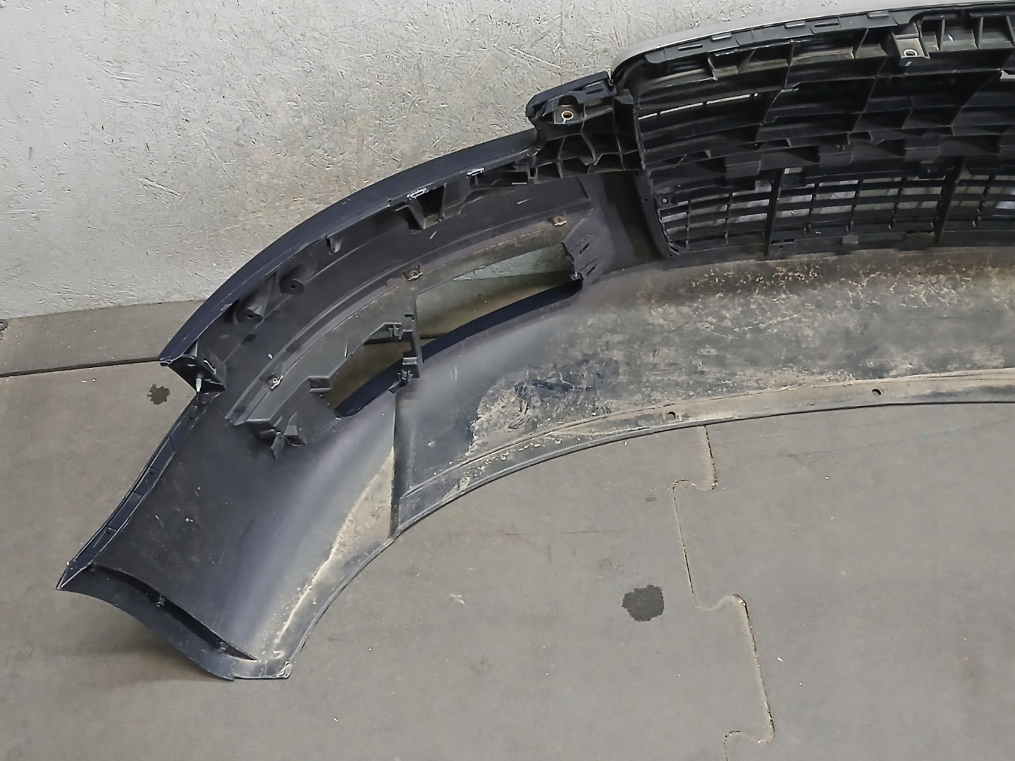 nárazník předek AUDI A6 C6 4F 04-08
