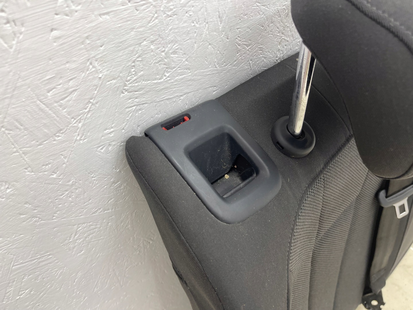 AUDI A4 B9 KOMBI arm rests OPARCIE KANAPY right side EUROPA