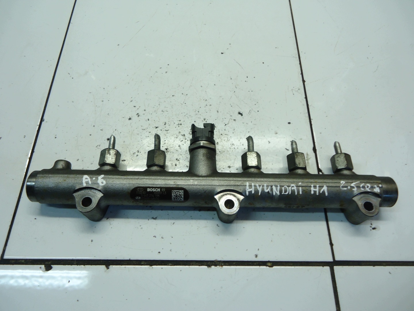 HYUNDAI H1 2.5CRDI 2010 D4CB injection ramp 0445214198 sensor 0281002863