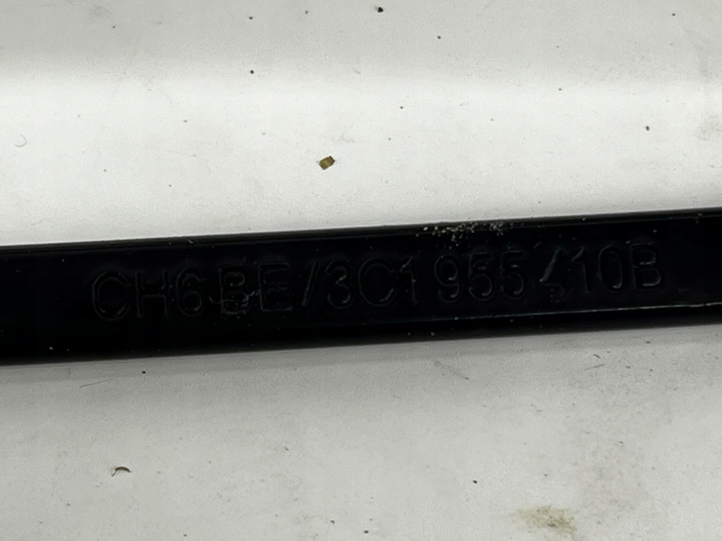 wiper arms left right KOMPLET VW PASSAT B7 3C1955409C 3C1955410B