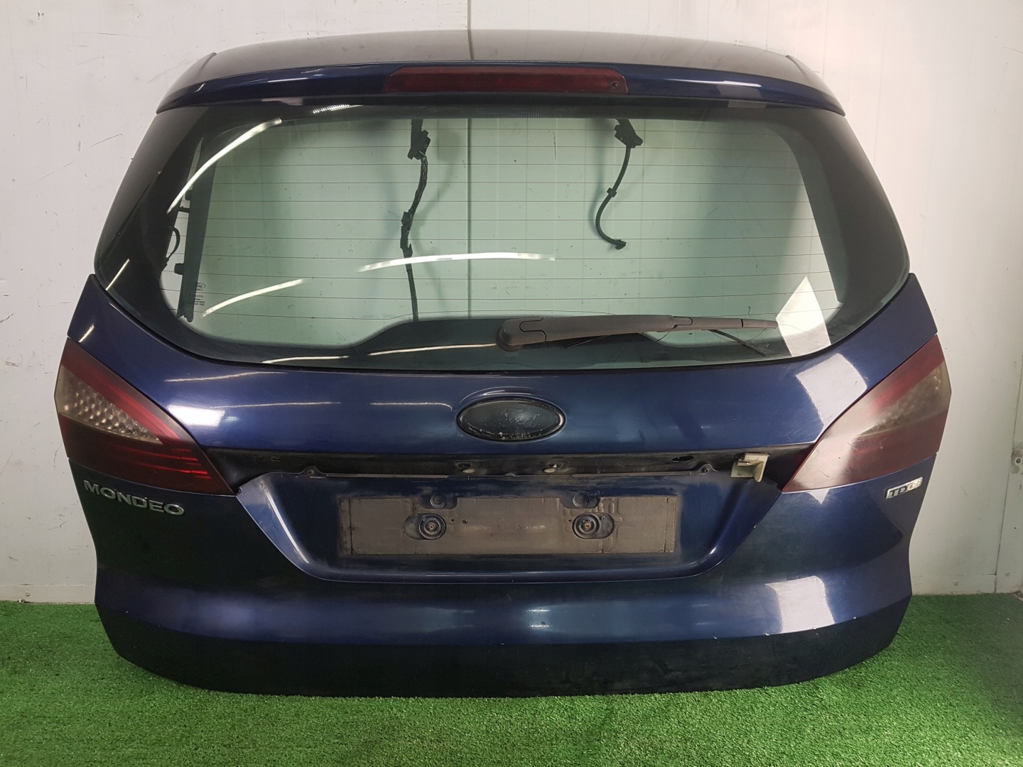 boot doors rear part FORD MONDEO MK 4 KOMBI KOD LAKIERU E6 2007