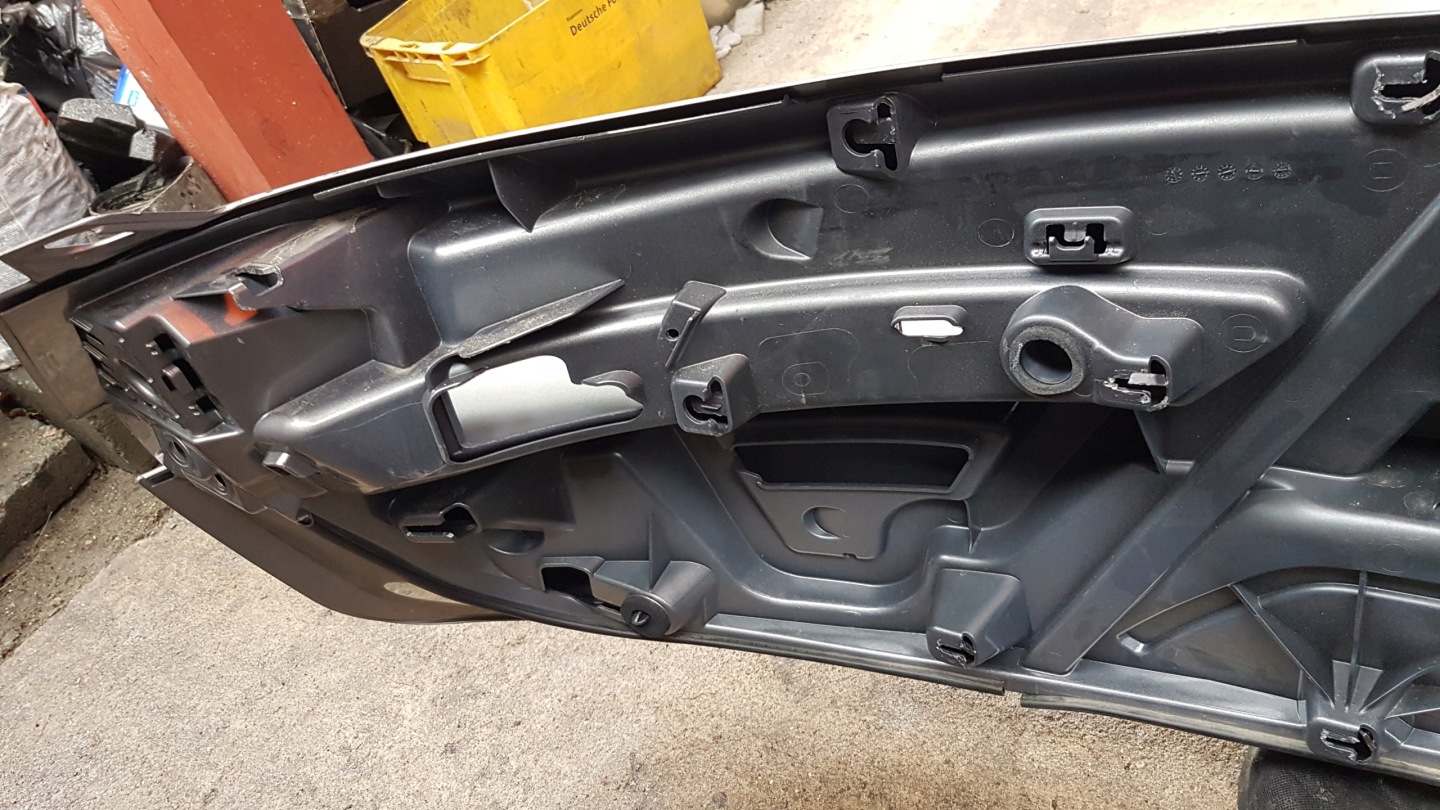 cap rear trunk door BMW iX i20 5A49478