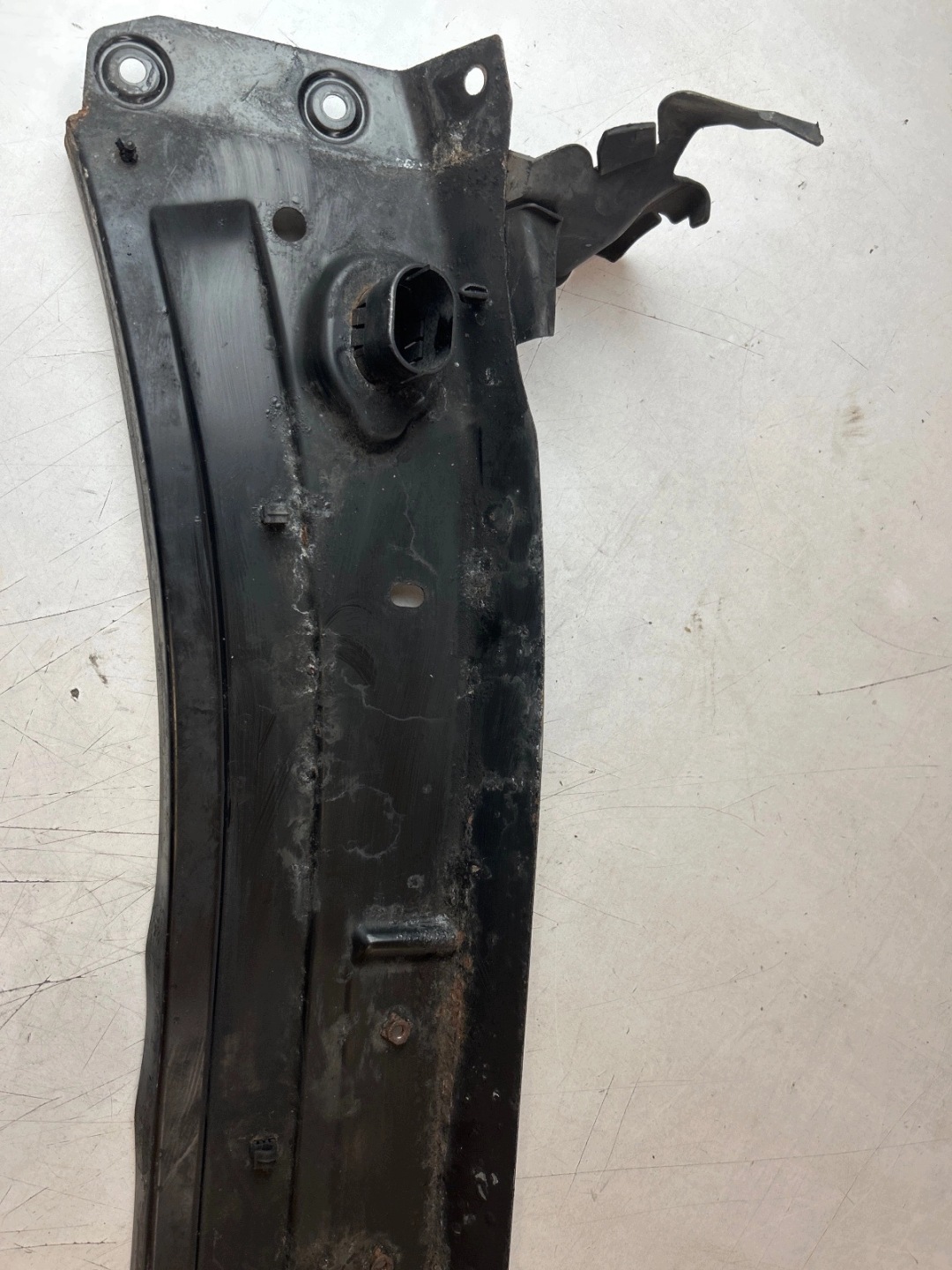 console wall support of the front upper Mercedes ML W164