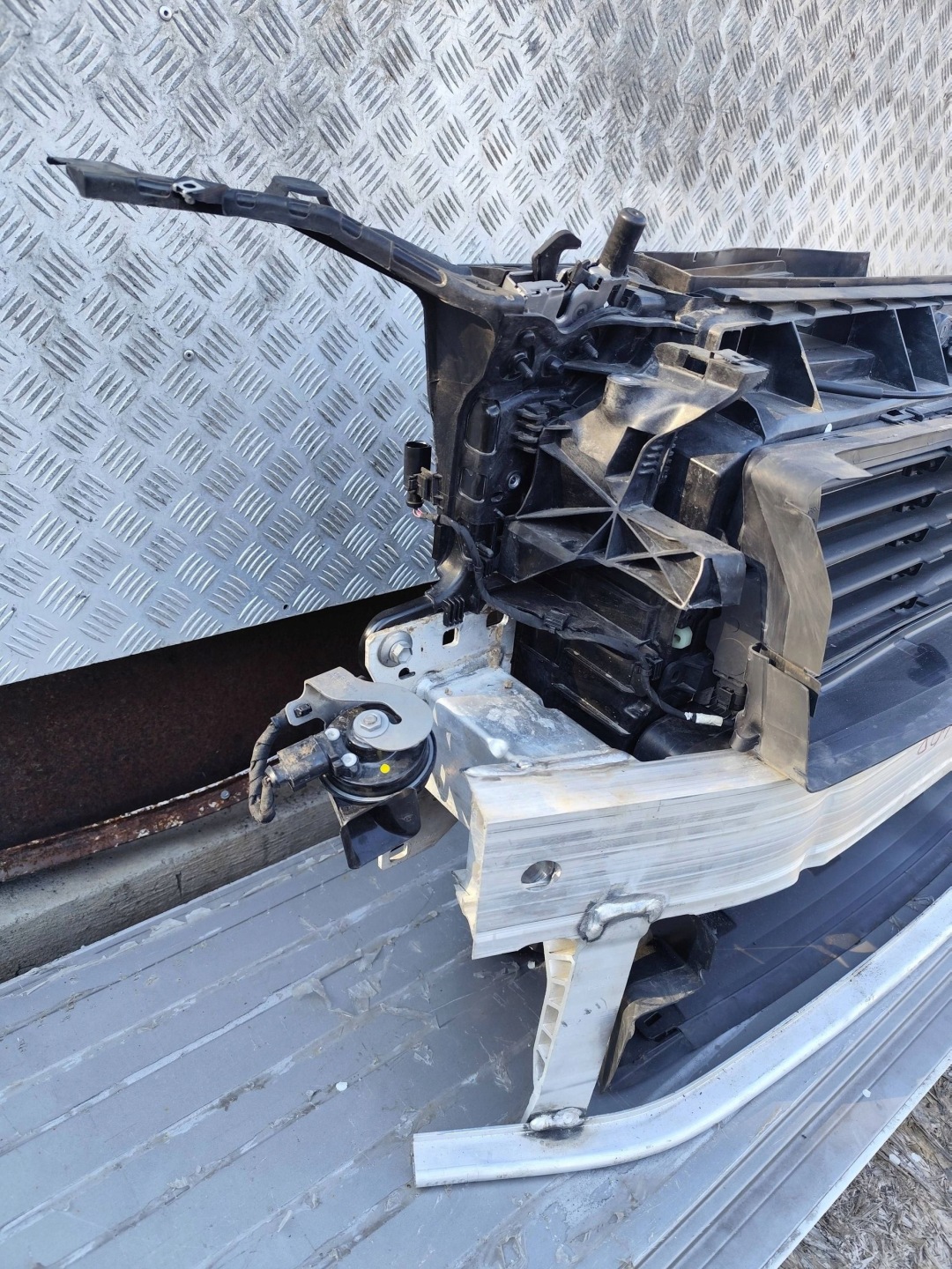 AUDI Q3 II 83A support panel for radiators radiator KOMPLET DEMONTAZ