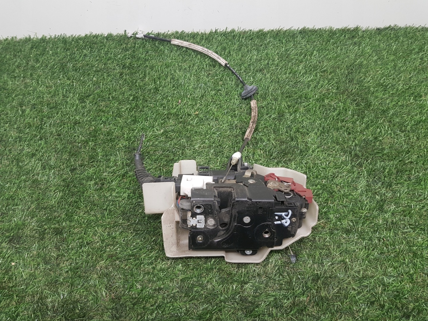 lock door right front VOLKSWAGEN TOUAREG