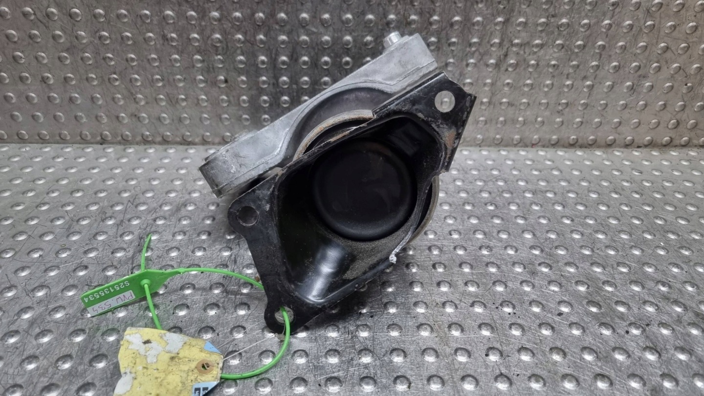 holder holder engine mount 7H0199256H 7H0199207C VW T5 LIFT 2.0TDI