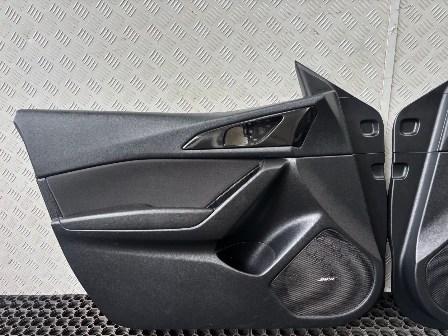 MAZDA 3 BM 13-17 Seite Tür vorne links oder rechts WERSJA BOSE EUROPA OE