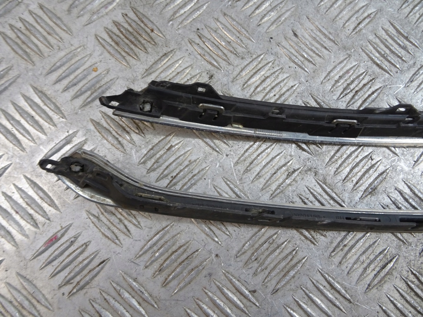 CITROEN C3 III moulding right lights DRL CHROM 9815462080
