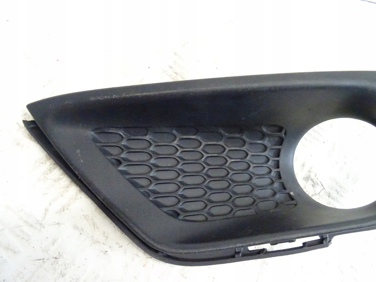 grid of a bumper front front right JEEP COMPAS II 53219509