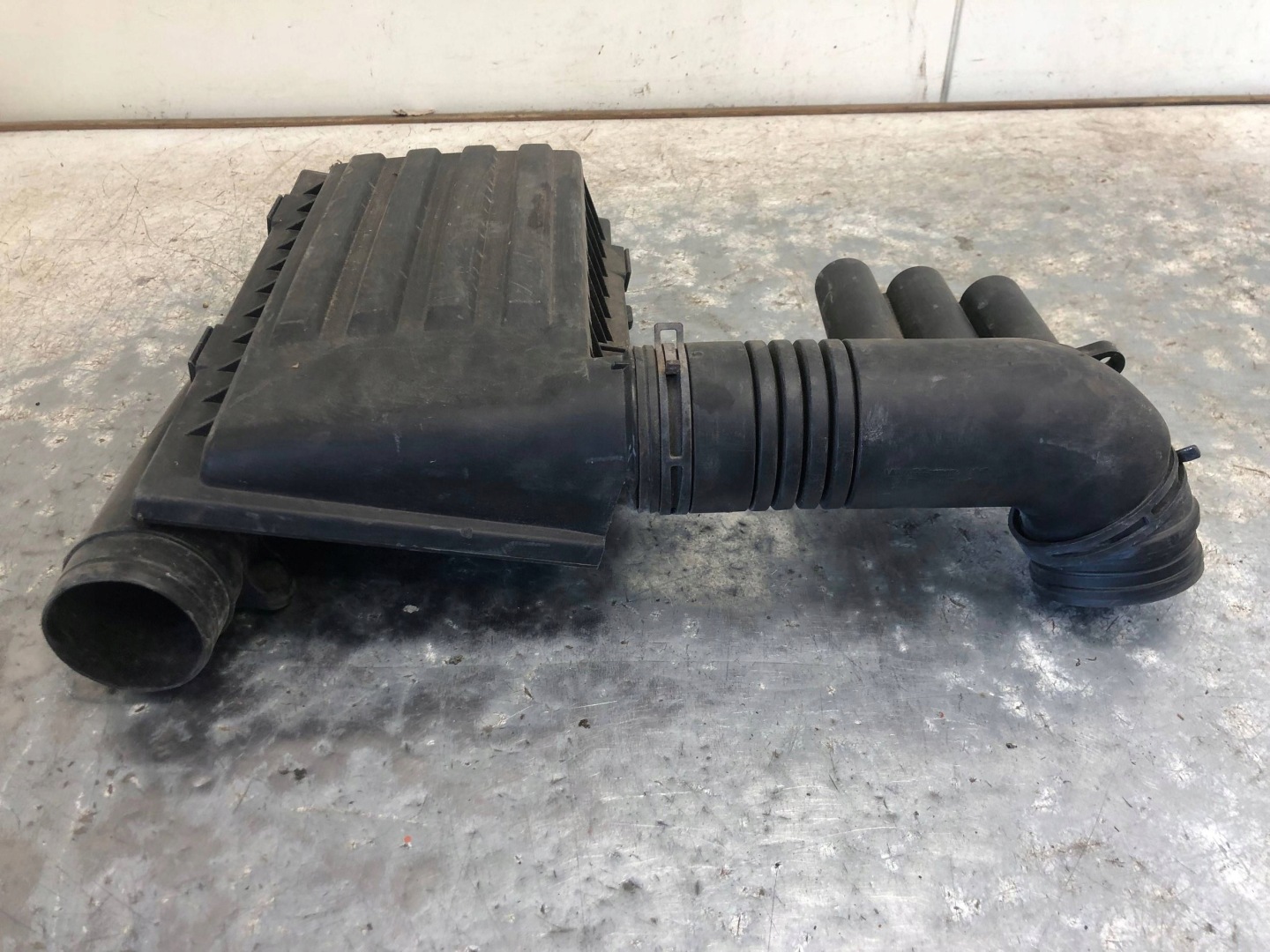 Gehäuse filter luft AUDI A3 8V 04E129611G 04E129651D
