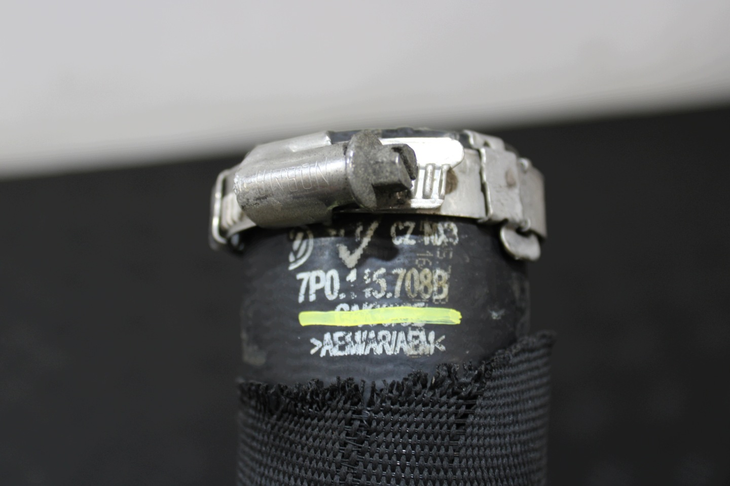 hadice intercoolera 7P0145708B PORSCHE CAYENNE II 2 7P5 LIFT
