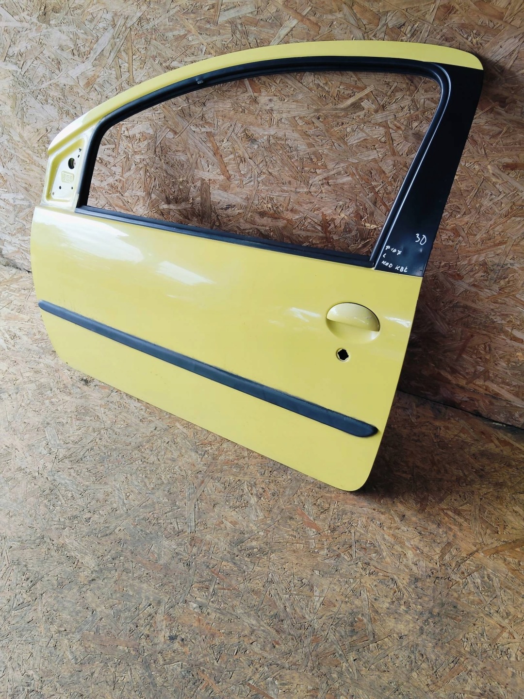 door left front Peugeot 107 3D 1.0 KBL 3D