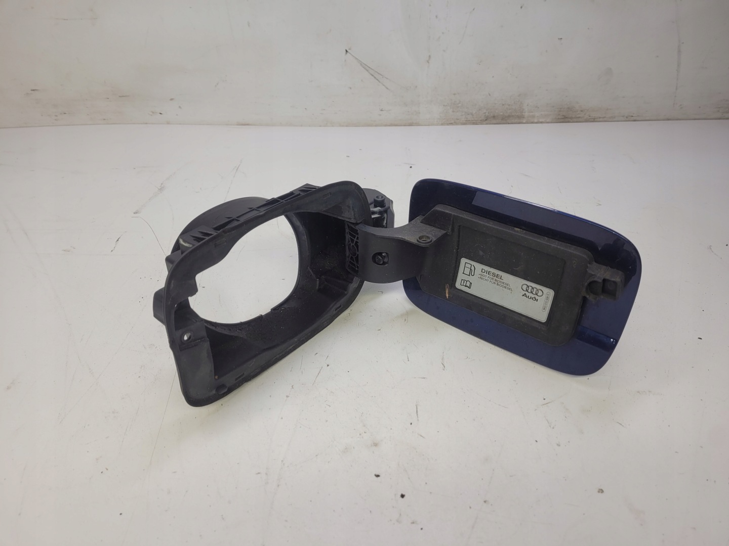 Volet trappe carburant Carburant AUDI A4 B8 8K0809999A LX5Q