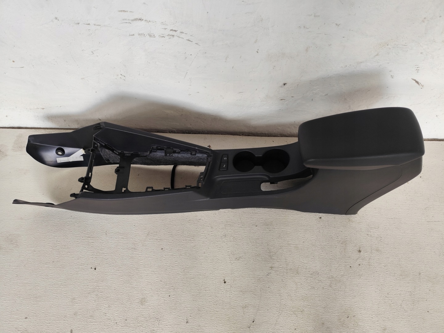 HYUNDAI I20 II 2016 3D TUNEL central armrest