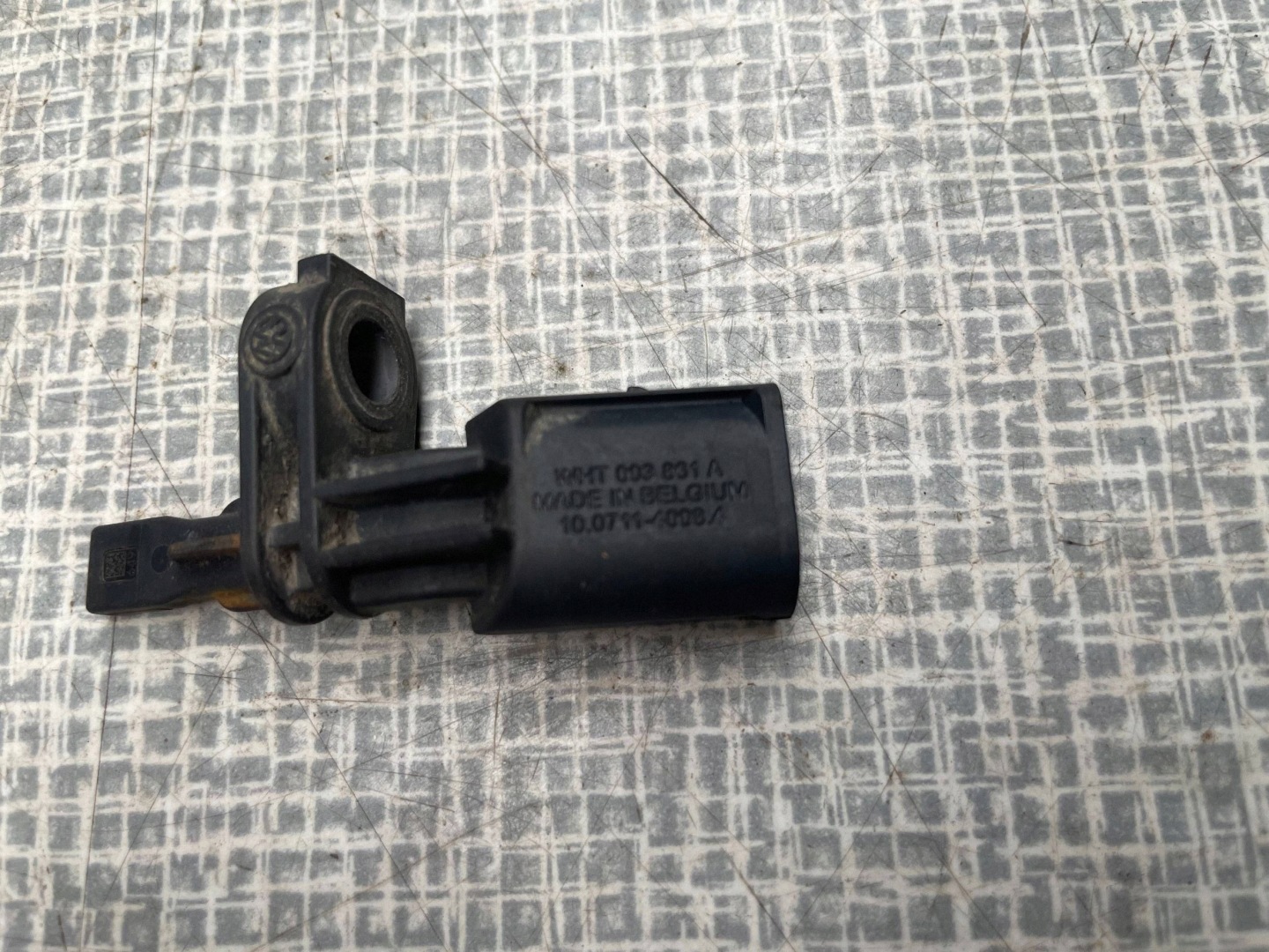 Volkswagen Atlas WHT003831A front side left sensor predkosci wheels ABS @M