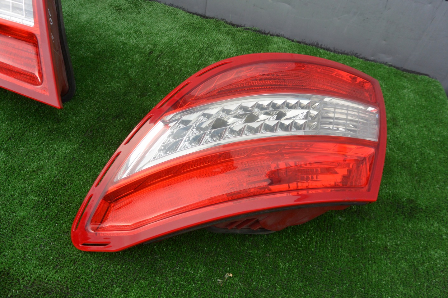 MERCEDES 204 sedan light left right rear part LED EU
