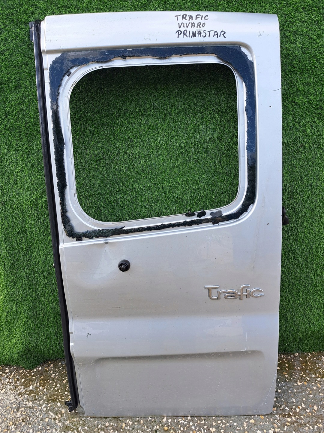 RENAULT TRAFIC VIVARO PRIMASTAR door right rear part