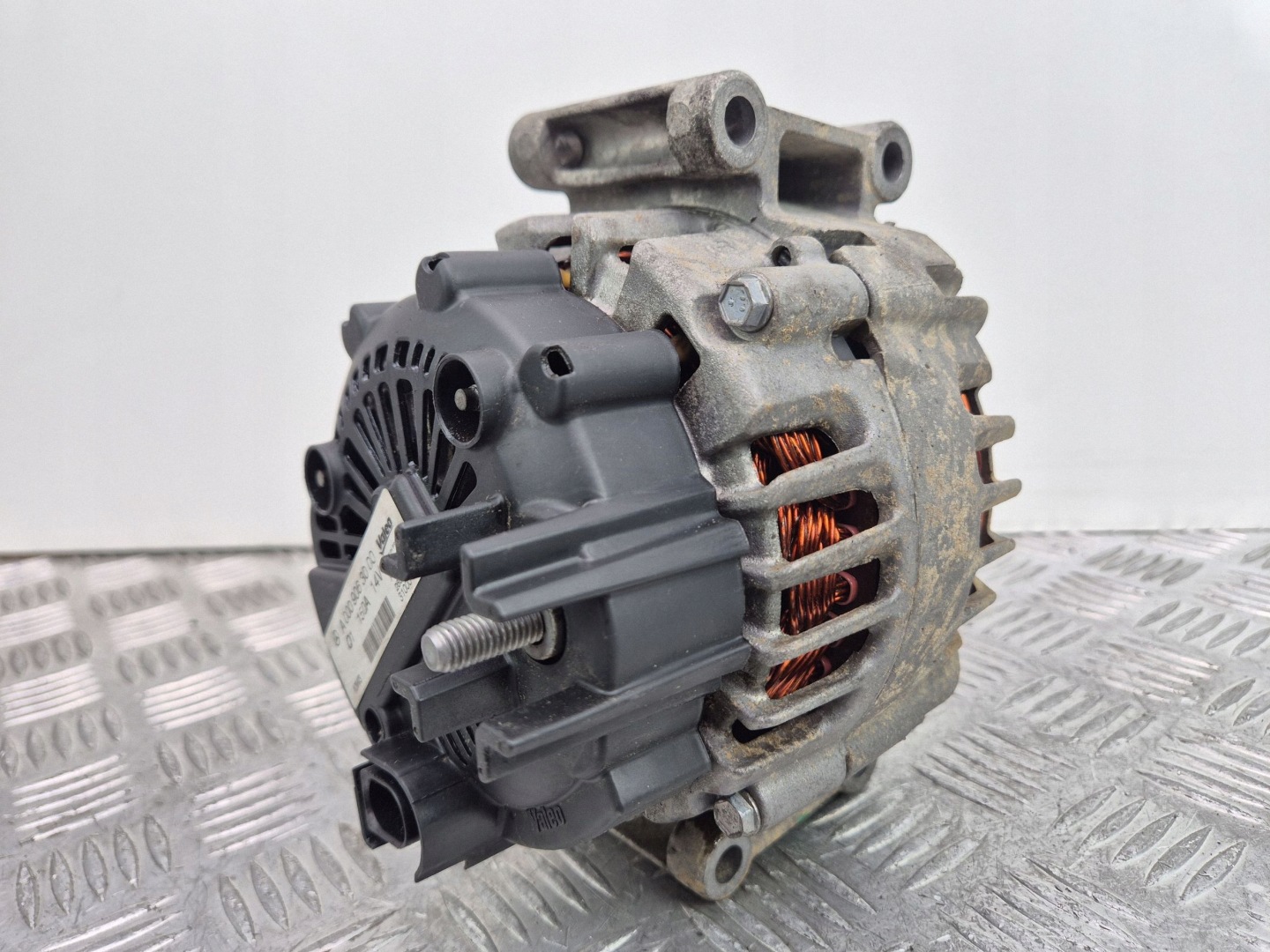 Mercedes E250 CGI W212 1.8 alternator A0009063000