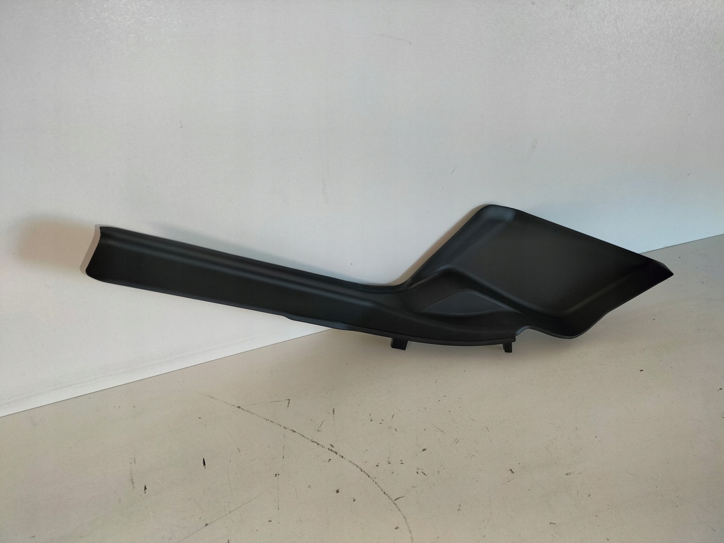 pipe end moulding under the window front right TOYOTA RAV4 RAV-4 V 18