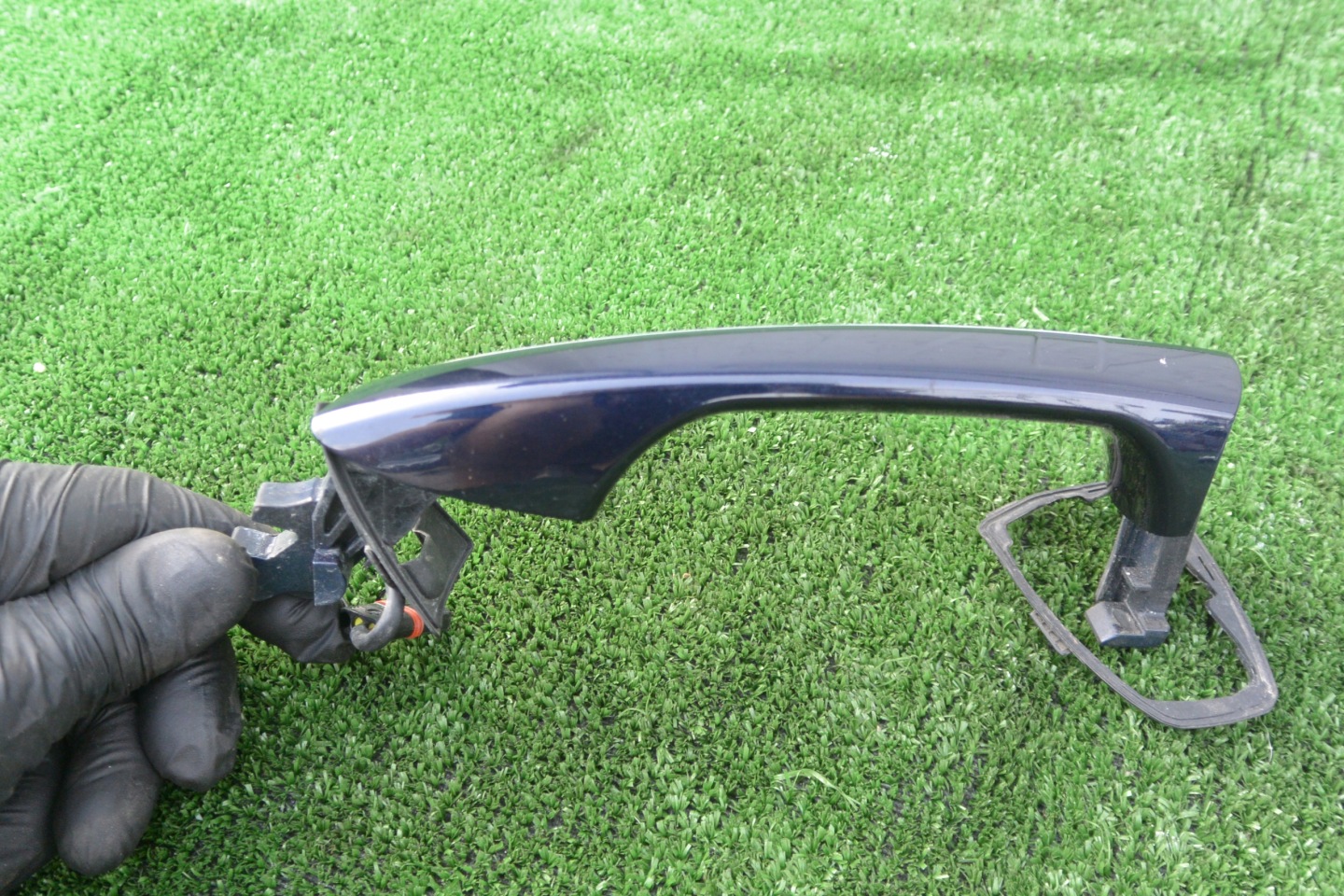 handle door left front MERCEDES W212 359 KEYLESS GO KESSY