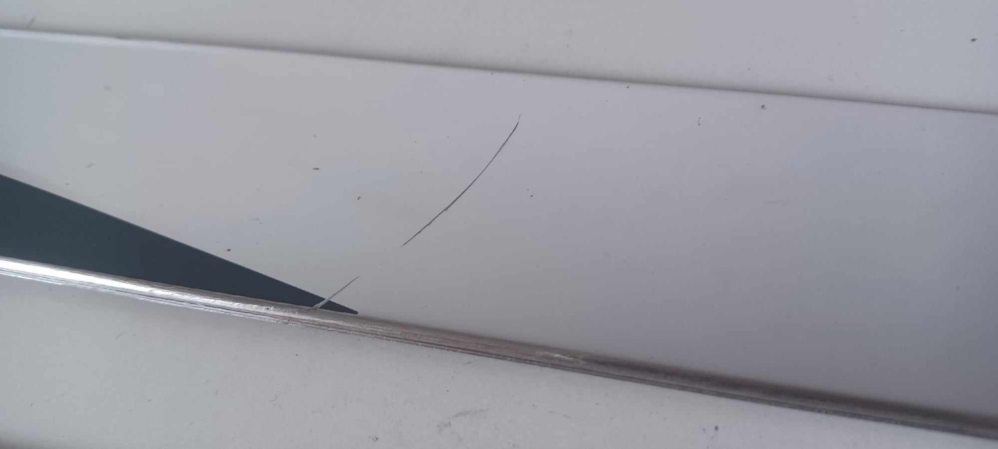 mouldings threshold TOYOTA AVENSIS
